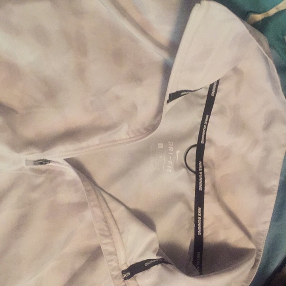 Nike spring jacket - Picture 3 of 4